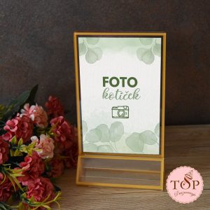 Izposoja tablice z napisom foto kotiček.