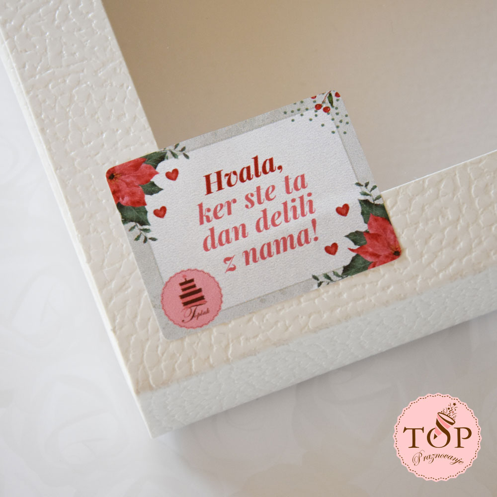 Personalizirana nalepka za zahvalna darila z imenom slavljenca in datumom dogodka.