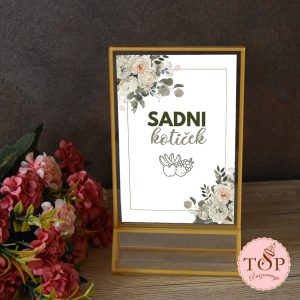 izposoja napisa za sadni kotiček v zlatem okvirju za poročne sladice in sveže sadje na stojalih za pecivo